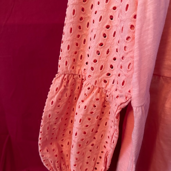 Ladies NWT Top - Picture 2 of 3